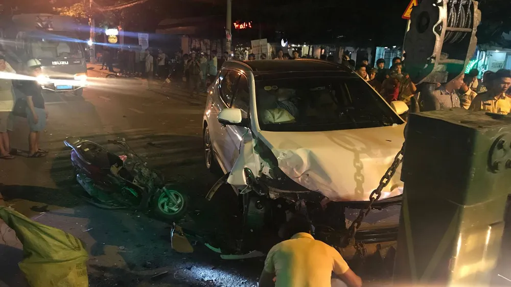 Hai vụ tai nạn trong đêm, 2 người tử vong, hơn 10 người bị thương nhập viện ảnh 10