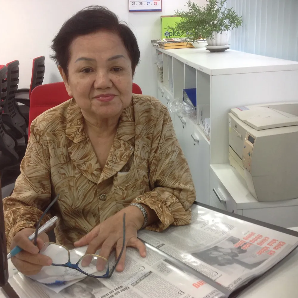 Lòng nhân ái của người y tá quân y ảnh 1