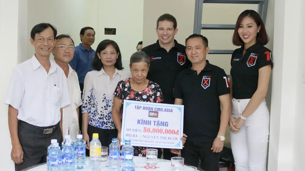 Tập đoàn CMG.ASIA tặng quà hơn 2 tỷ đồng cho Trung tâm TDTT và gia đình chính sách ảnh 1