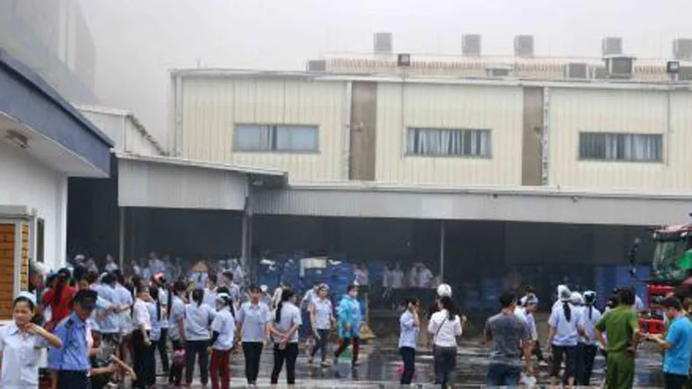 Cháy lớn tại công ty sản xuất đồ nhựa trong Khu Công nghiệp Quế Võ, Bắc Ninh  ảnh 3