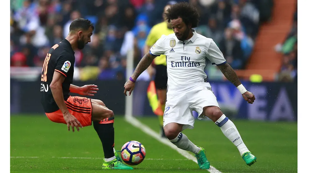 Cạm bẫy trên sân nhà ảnh 1