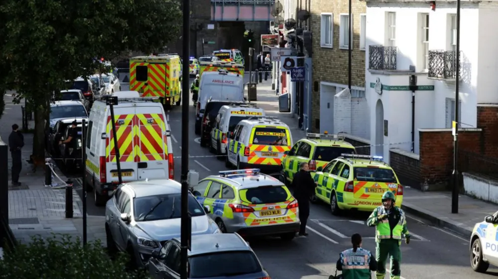 IS thừa nhận tiến hành vụ đánh bom tàu điện ngầm ở Anh ảnh 2