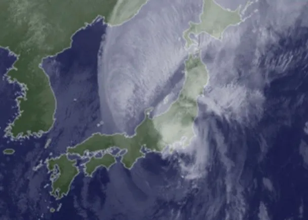 Bão Lan đổ bộ Nhật Bản, hàng nghìn người được yêu cầu sơ tán ảnh 3