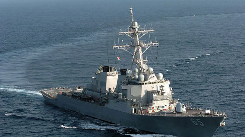 Tàu chiến Mỹ va chạm với tàu kéo Nhật Bản trong cuộc diễn tập chung ảnh 1