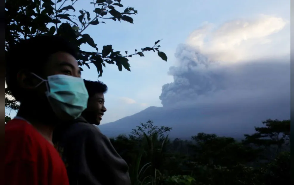 Núi lửa phun trào, hàng nghìn du khách mắc kẹt tại đảo Bali ảnh 4