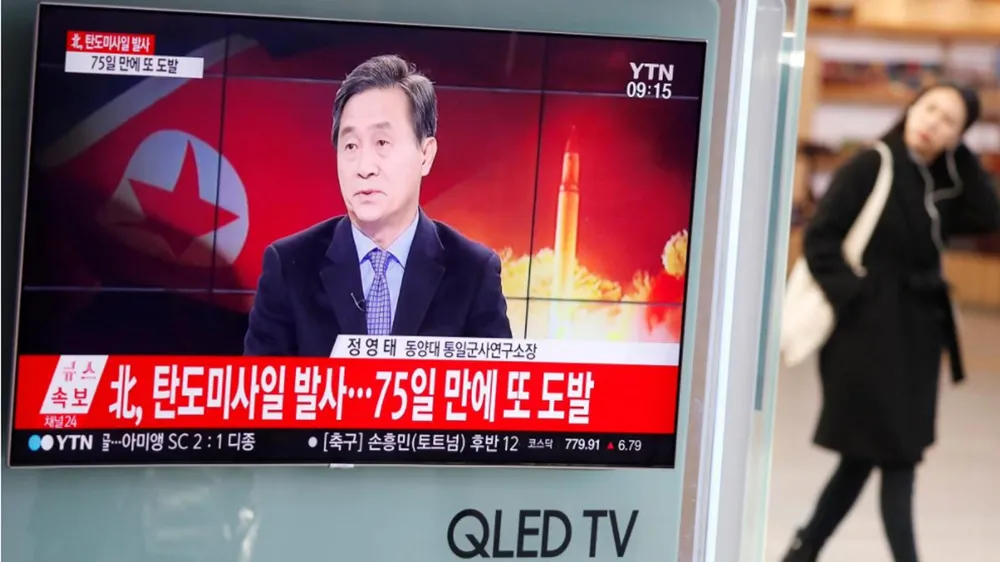 Triều Tiên lại phóng tên lửa đạn đạo ảnh 4
