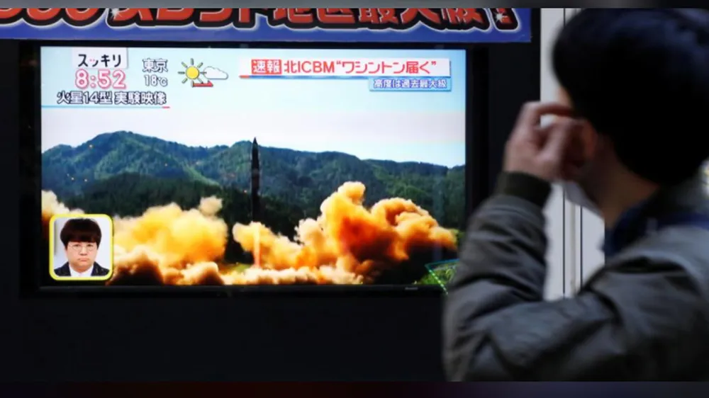 Triều Tiên lại phóng tên lửa đạn đạo ảnh 1