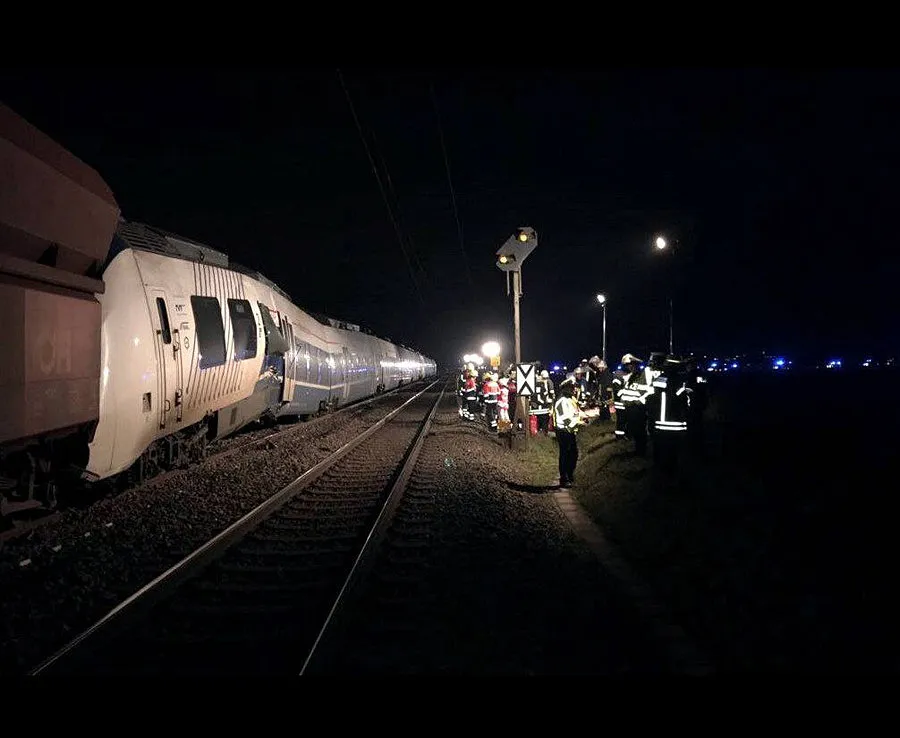 Tai nạn đường sắt tại Đức, ít nhất 50 người bị thương  ảnh 12