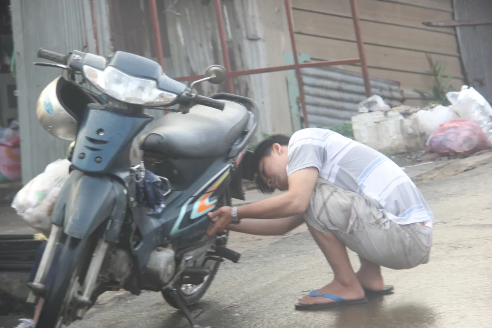 TPHCM: Người dân khổ sở vì triều cường vượt báo động 3  ảnh 9