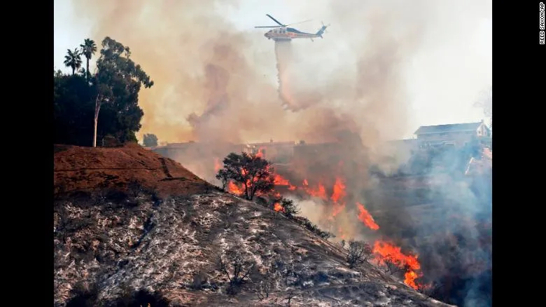 Mỹ đưa cảnh báo “cực kỳ nguy hiểm” do cháy rừng ở California ảnh 9