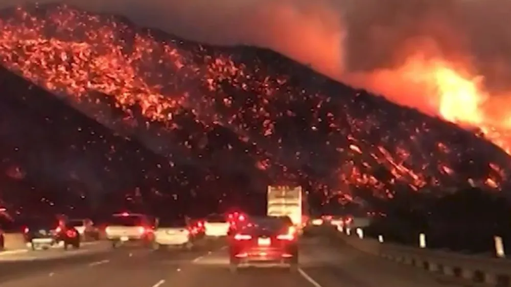 Mỹ đưa cảnh báo “cực kỳ nguy hiểm” do cháy rừng ở California ảnh 1