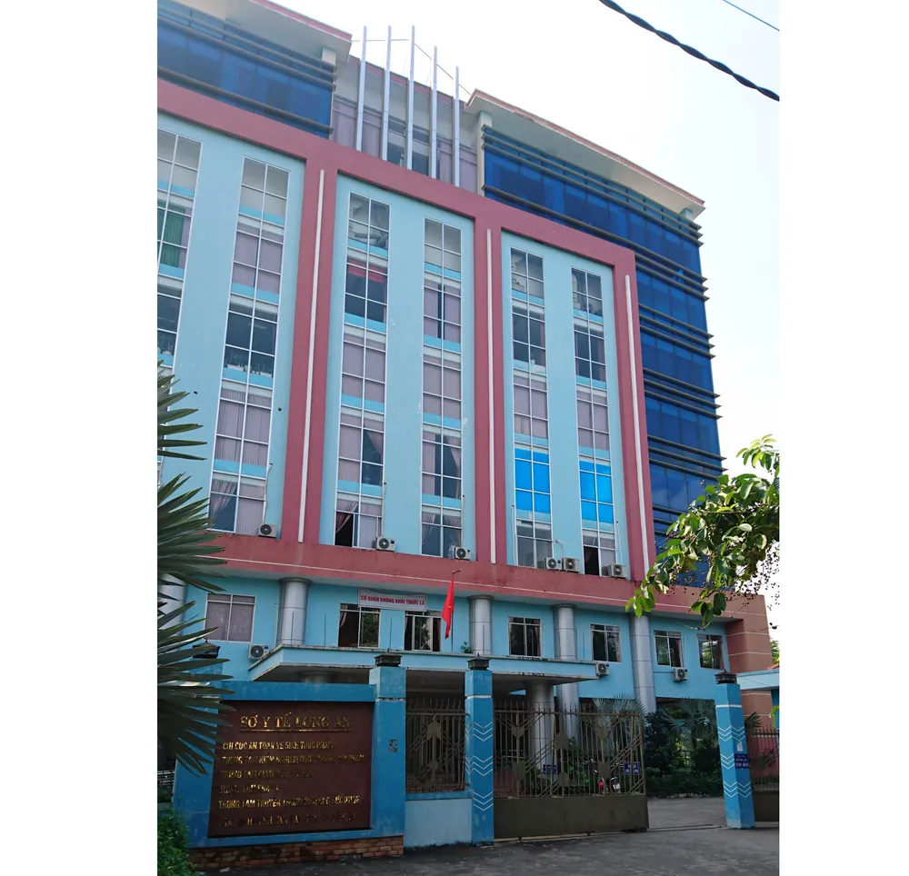Nguyên Giám đốc Sở Y tế Long An bị khởi tố ảnh 1
