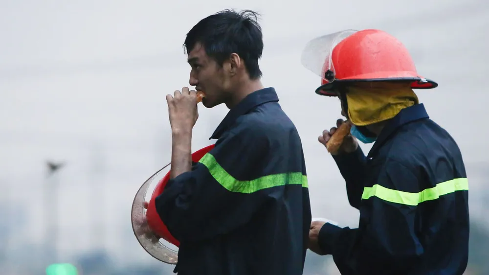 Nghe lính chữa cháy kể “khổ” ảnh 1