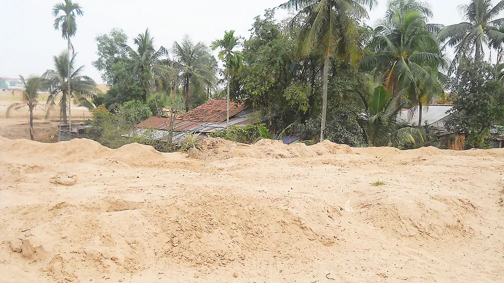 Bất an giữa “thung lũng cát bụi” ảnh 1