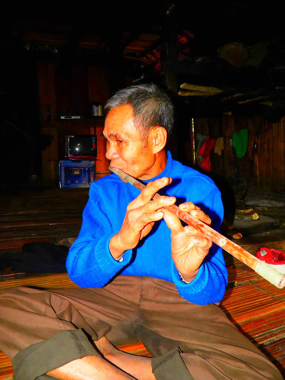 Miền biên viễn chung nhịp bóng lăn ảnh 1