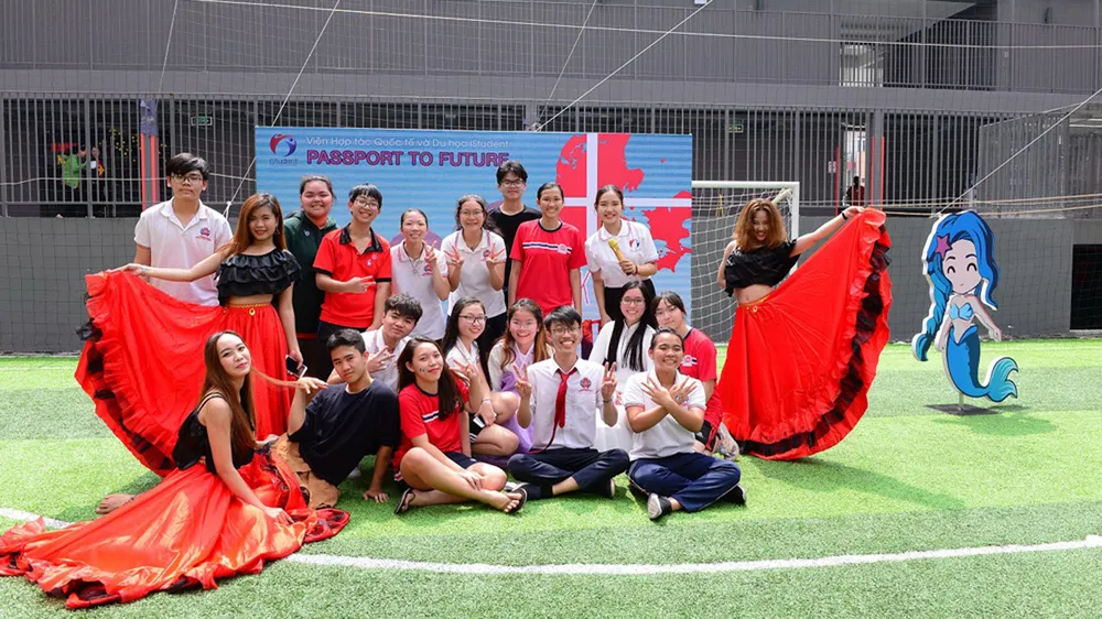 Trải nghiệm văn hóa thế giới trong sân trường ảnh 4