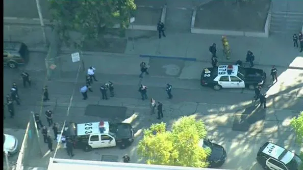 Nữ sinh 12 tuổi xả súng tại trường học, 5 người bị thương ảnh 4