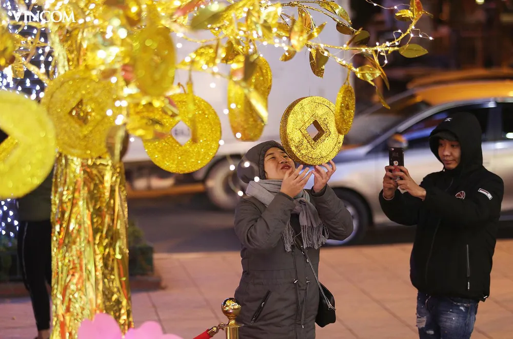 Vui tết gắn kết, sắm quà đắc lộc tại Vincom ảnh 8