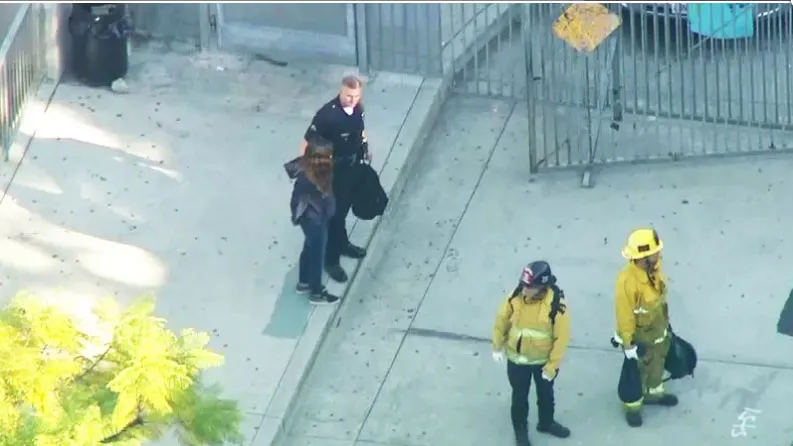 Nữ sinh 12 tuổi xả súng tại trường học, 5 người bị thương ảnh 7