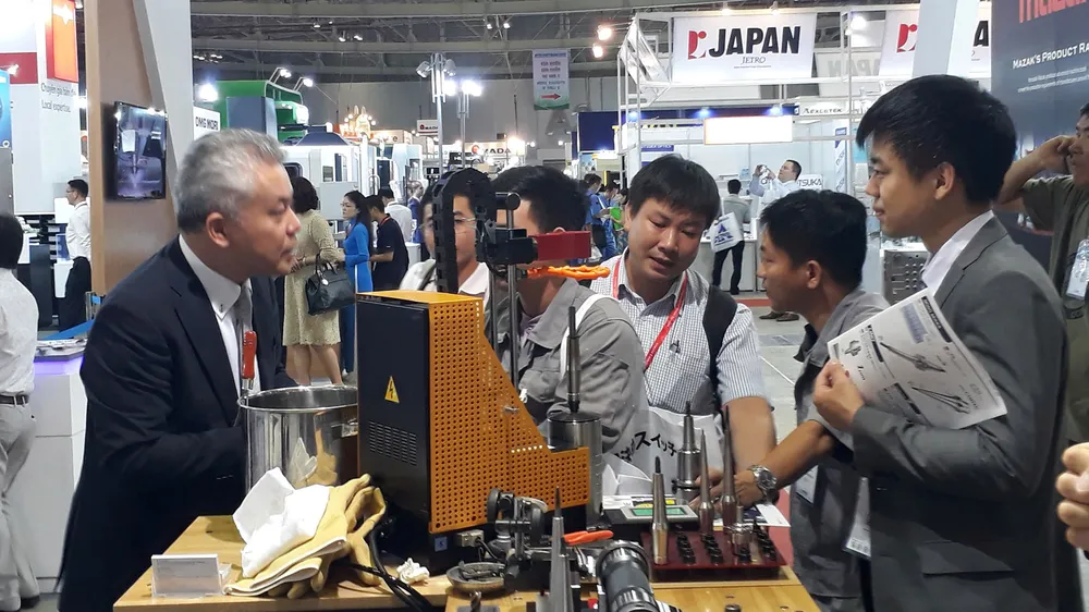 Nhiều doanh nghiệp nội tìm hiểu  công nghệ Nhật Bản tại Triển lãm thiết bị công nghiệp tổ chức ở quận 7, TPHCM