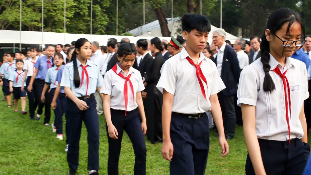 Đông đảo các tầng lớp nhân dân đưa tiễn nguyên Thủ tướng Phan Văn Khải ảnh 14