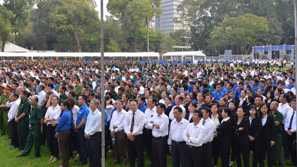 Đông đảo các tầng lớp nhân dân đưa tiễn nguyên Thủ tướng Phan Văn Khải ảnh 4