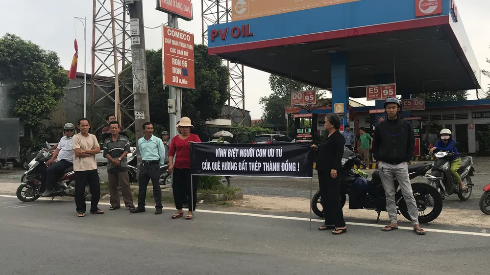 Đông đảo các tầng lớp nhân dân đưa tiễn nguyên Thủ tướng Phan Văn Khải ảnh 41