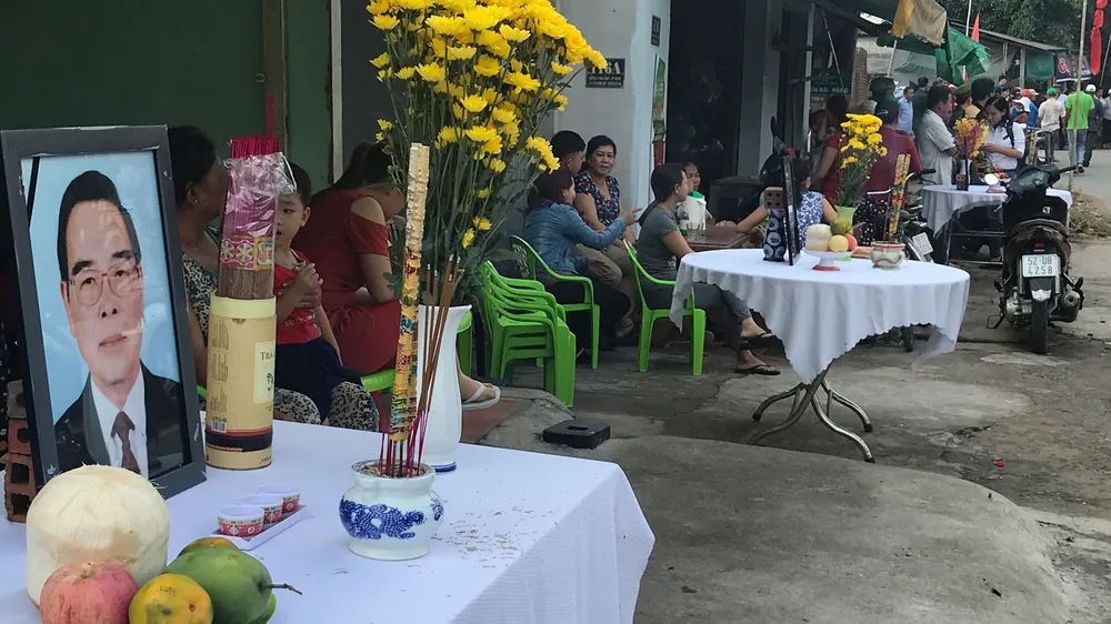 Đông đảo các tầng lớp nhân dân đưa tiễn nguyên Thủ tướng Phan Văn Khải ảnh 47