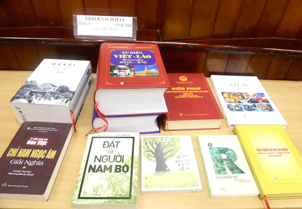 Sách hay, sách đẹp phải tiếp cận người đọc ảnh 2