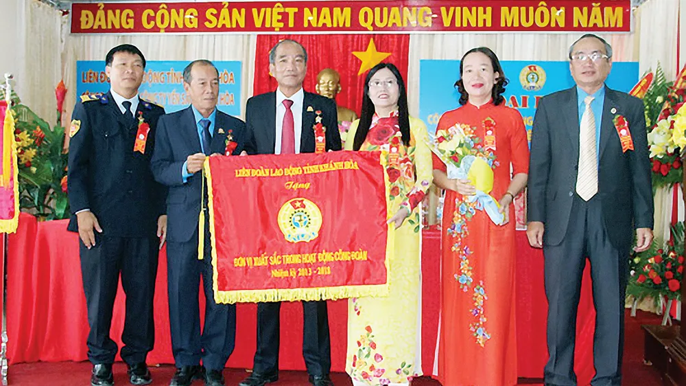 Công đoàn Yến sào Khánh Hòa vận động  hơn 25 tỷ đồng cho công tác xã hội ảnh 2