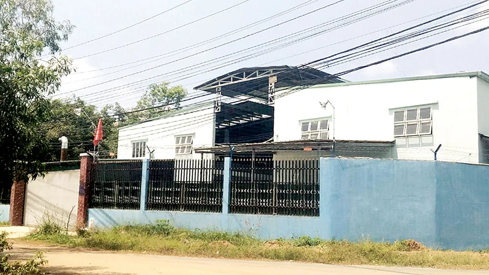 Bùng phát nhà xưởng trong khu dân cư ảnh 1