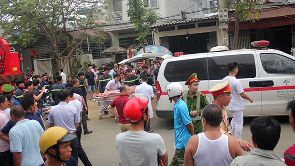 Lào Cai: Sạt lở đất trong khi xây bờ kè, 4 người bị vùi lấp ảnh 2