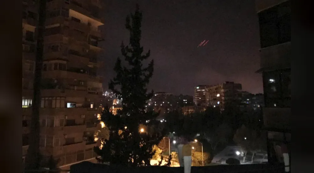 Nổ lớn tại Syria sau khi Tổng thống Mỹ ra lệnh tấn công ảnh 2