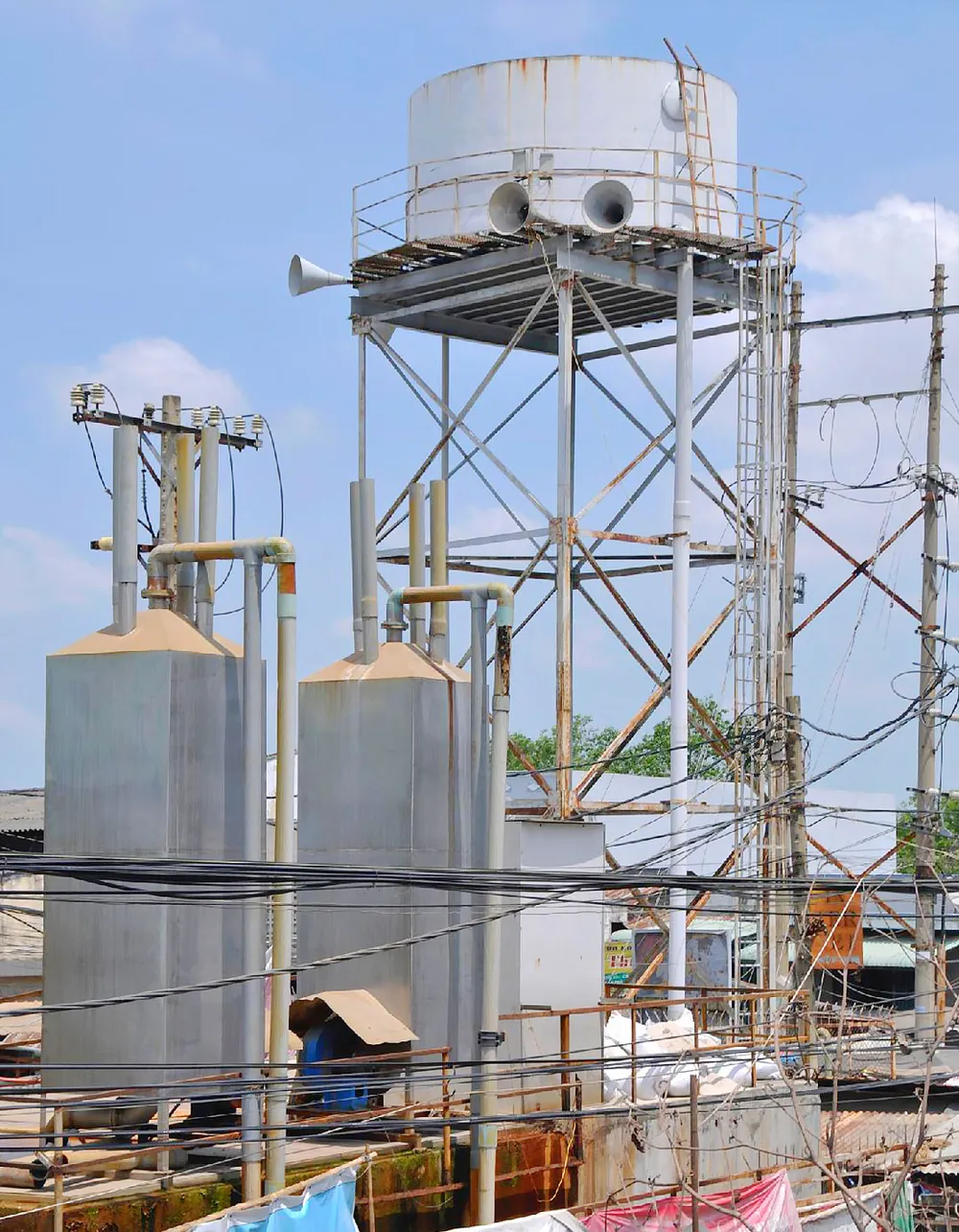 Hạn chế khai thác nước ngầm ảnh 1