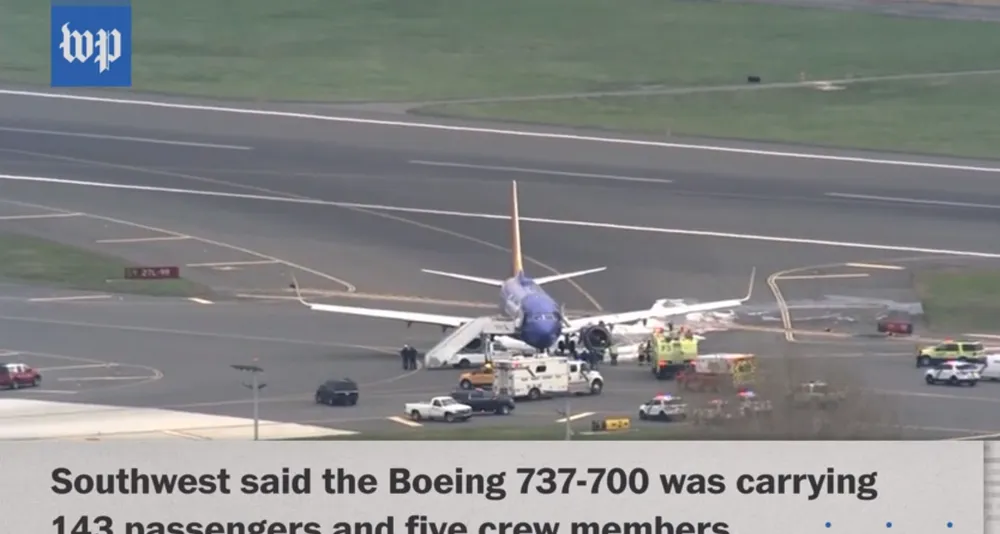 Mỹ: Máy bay chở gần 150 người gặp sự cố động cơ, 1 người thiệt mạng ảnh 1
