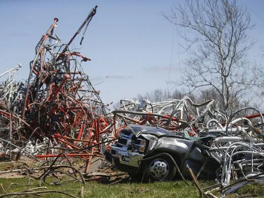 Sập tháp truyền hình ở Mỹ, 6 người thương vong ảnh 13