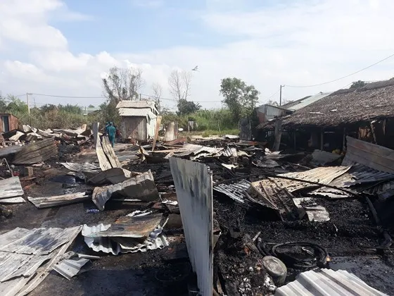 VIDEO: Hỏa hoạn thiêu rụi khu lán tạm của công nhân ảnh 2