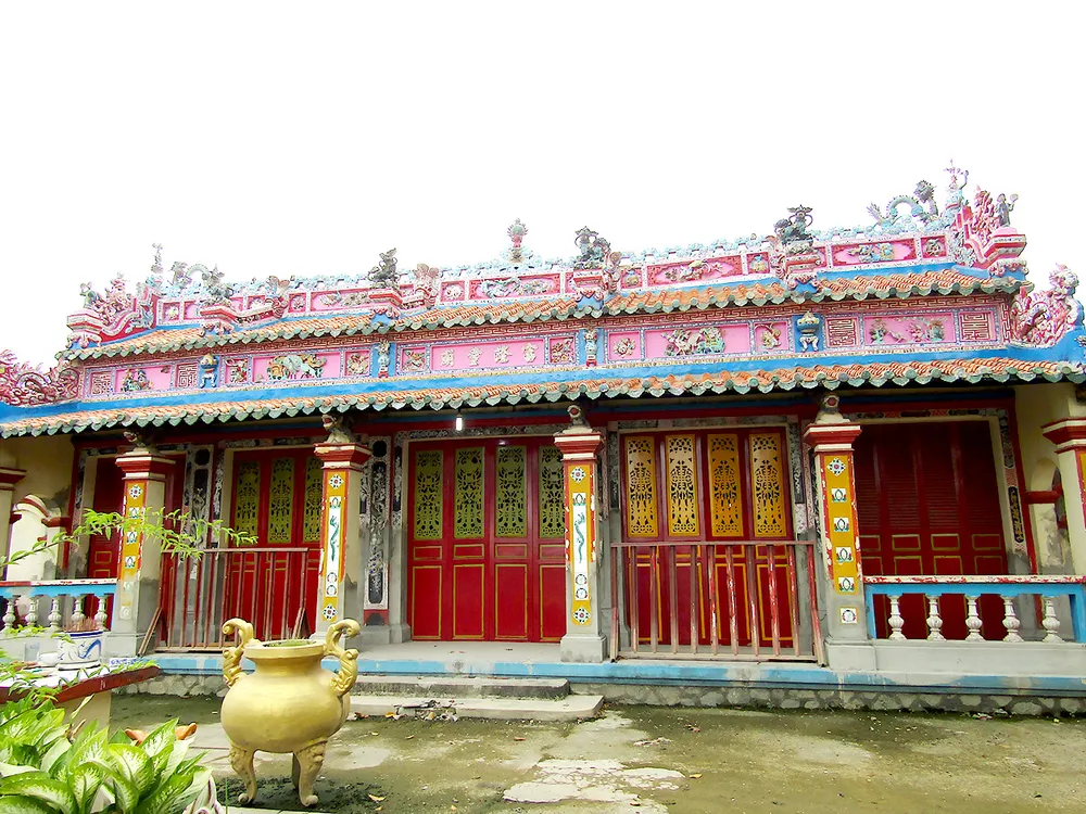 Ngôi đình cổ bên bờ sông Sài Gòn ảnh 1