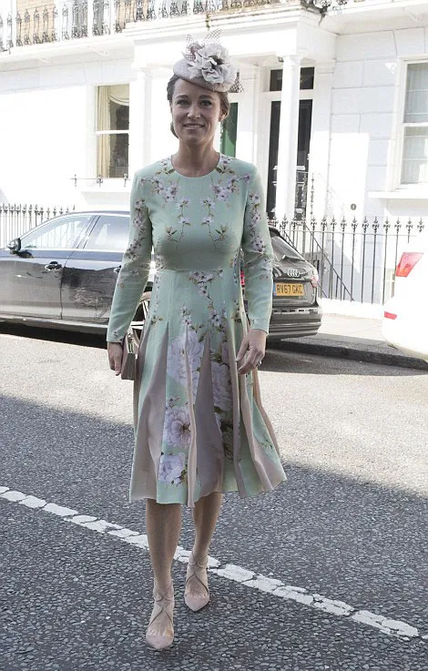 Hoàng tử Harry và Meghan Markle chính thức là vợ chồng ảnh 57