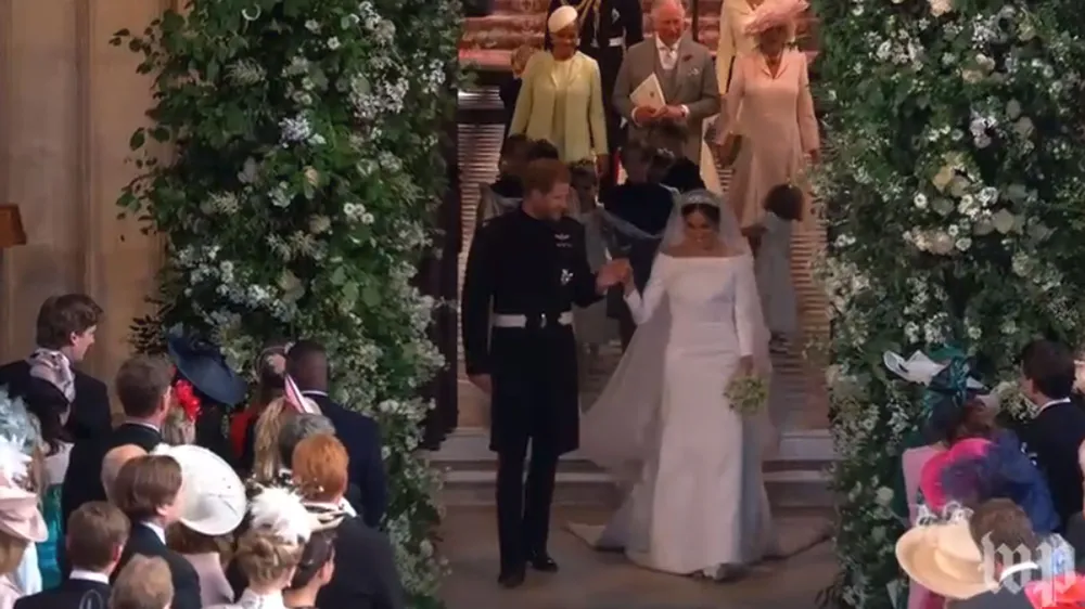 Hoàng tử Harry và Meghan Markle chính thức là vợ chồng ảnh 18