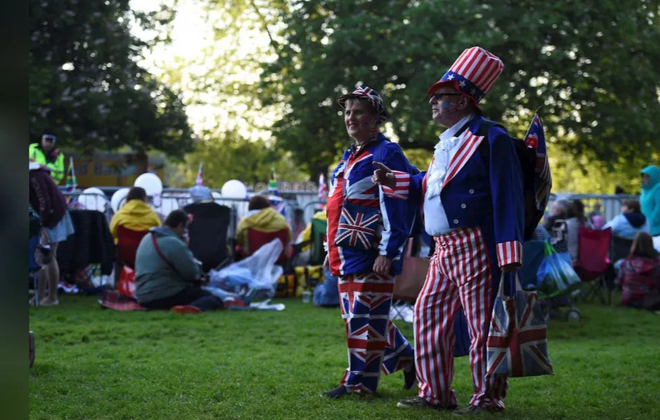 Hoàng tử Harry và Meghan Markle chính thức là vợ chồng ảnh 72