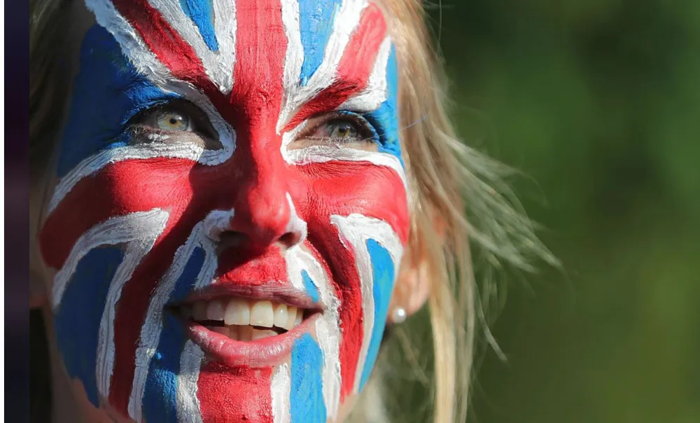 Hoàng tử Harry và Meghan Markle chính thức là vợ chồng ảnh 74