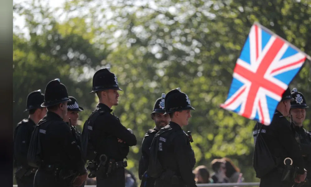 Hoàng tử Harry và Meghan Markle chính thức là vợ chồng ảnh 64