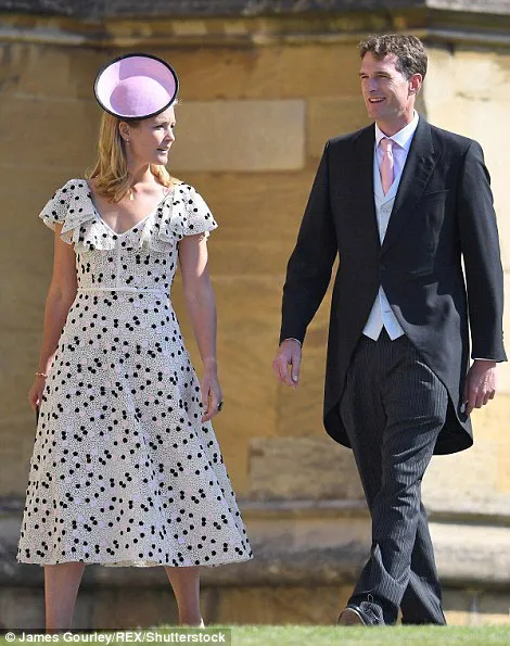 Hoàng tử Harry và Meghan Markle chính thức là vợ chồng ảnh 47