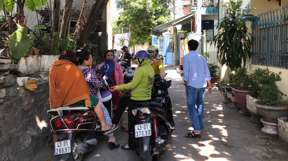 Clip: Đóng cửa nhóm trẻ Mẹ Mười, phụ huynh bức xúc kéo đến kể tội ảnh 2