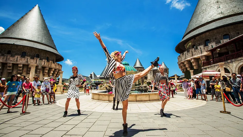 Tận hưởng không gian châu Âu trên đỉnh núi Chúa với mức giá ưu đãi khủng ảnh 2