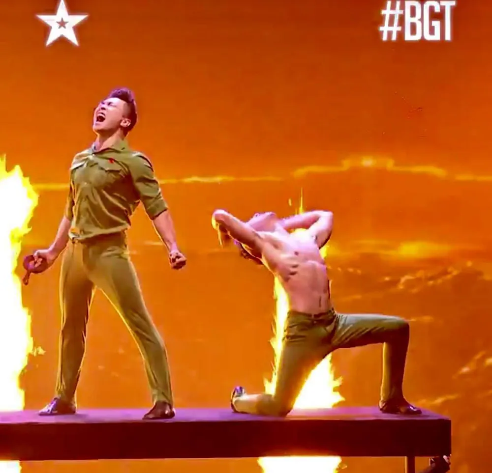 Quốc Cơ - Quốc Nghiệp làm khán giả thót tim tại chung kết Britain's Got Talent 2018 ảnh 9