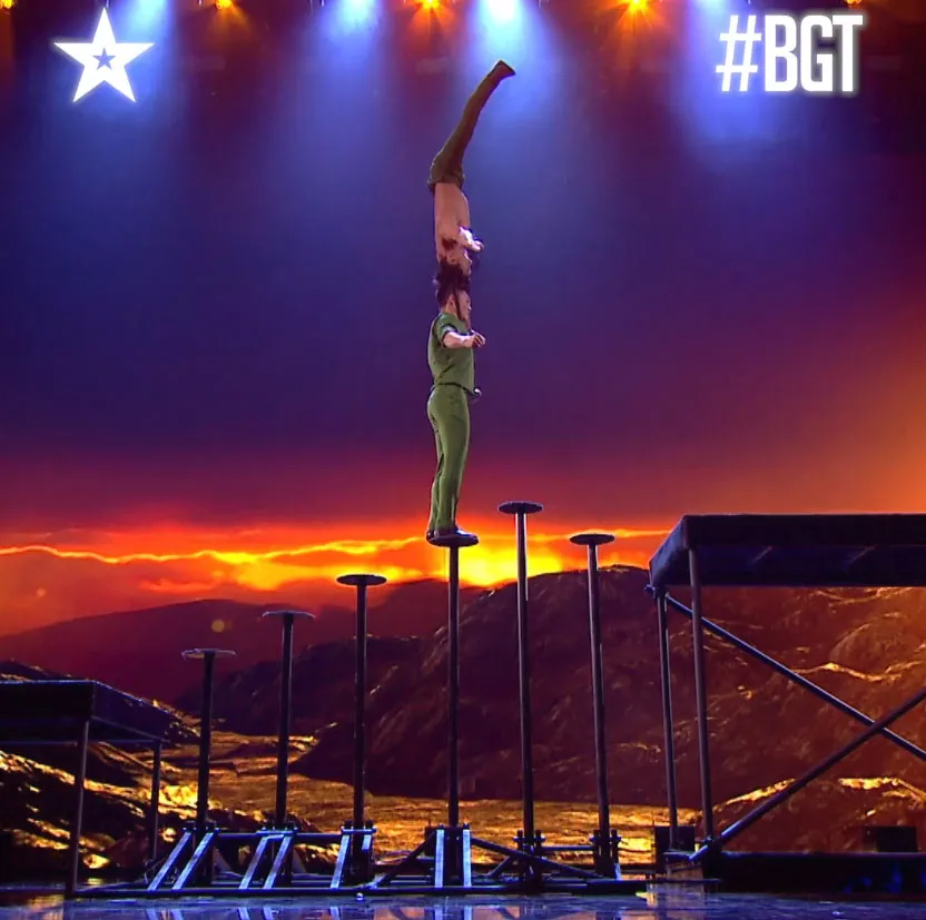 Quốc Cơ - Quốc Nghiệp làm khán giả thót tim tại chung kết Britain's Got Talent 2018 ảnh 6