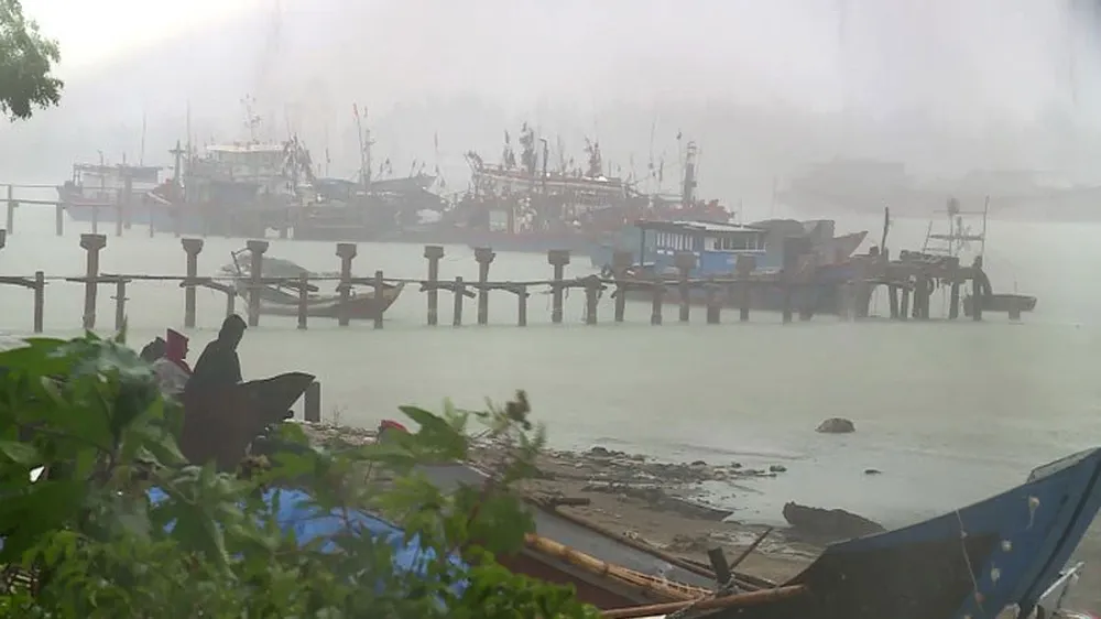 Đề phòng gió mạnh và sóng lớn trên các vùng biển phía Nam