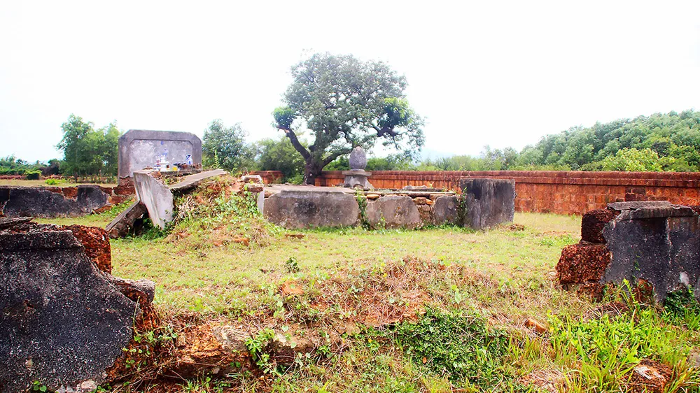 Lay lắt thành cổ ảnh 2